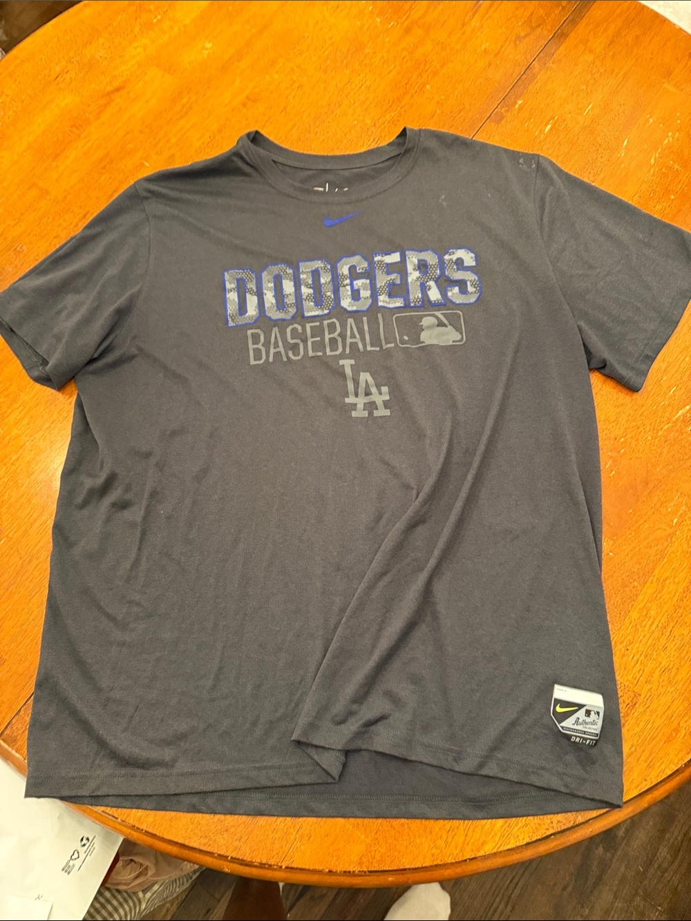 Nike Men’s Los Angeles Dodgers Black Graphic Tee xl Camo